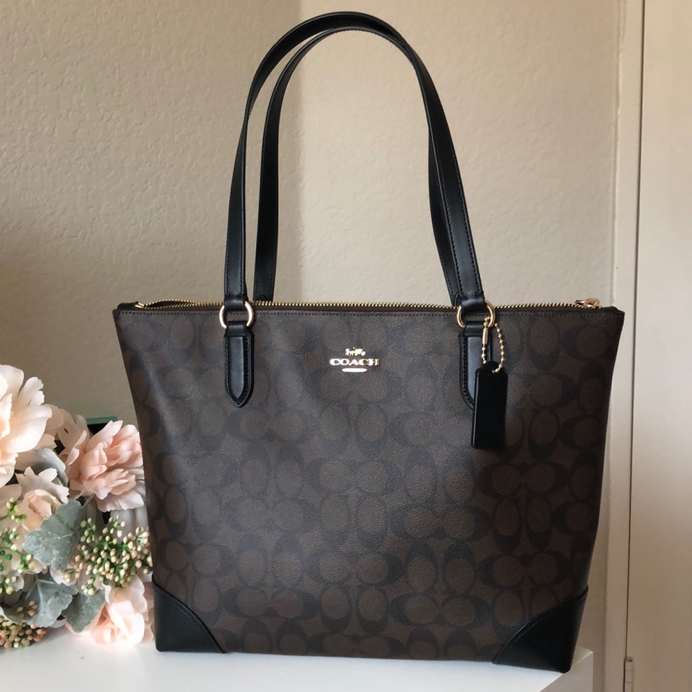 🎉SALE🎉Coach signatures top zip tote